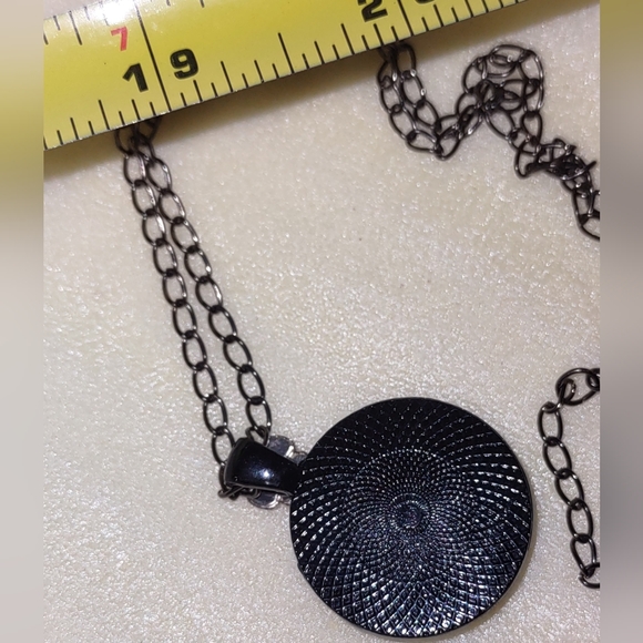 Yin Yang Modified Butterfly Cabochon - Picture 6 of 10